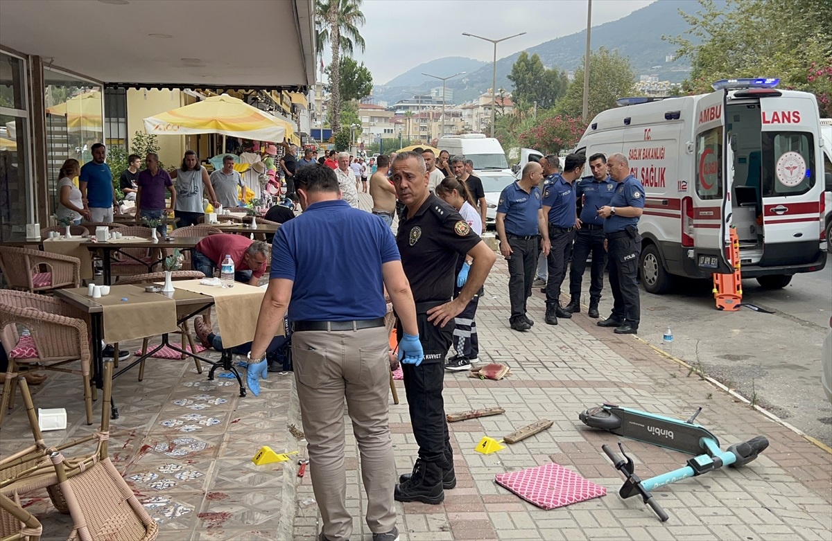 Alanya\'da çıkan kavgada 1\'i ağır 7 kişi yaralandı