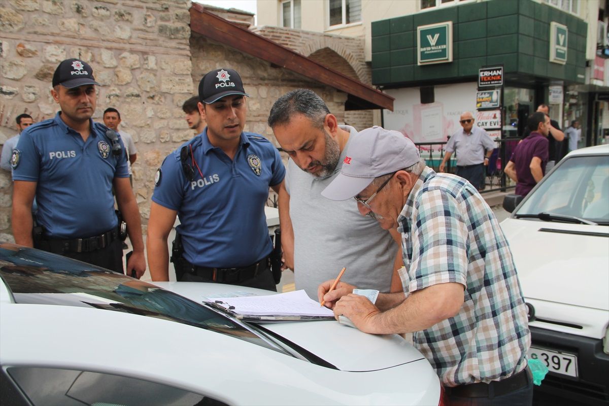 Amasya\'da Vatandaşın Bulduğu Para Polis Tarafından Sahibine Ulaştırıldı