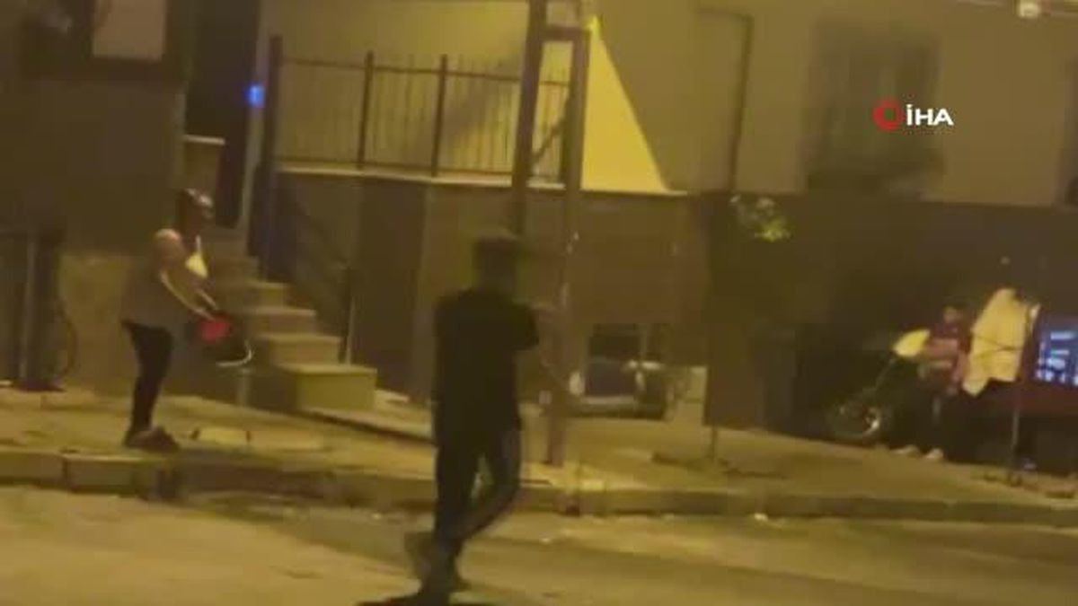 Arnavutköy\'de çocukların sesinden rahatsız olup üzerlerine çamaşır sulu sıvı attı iddiası