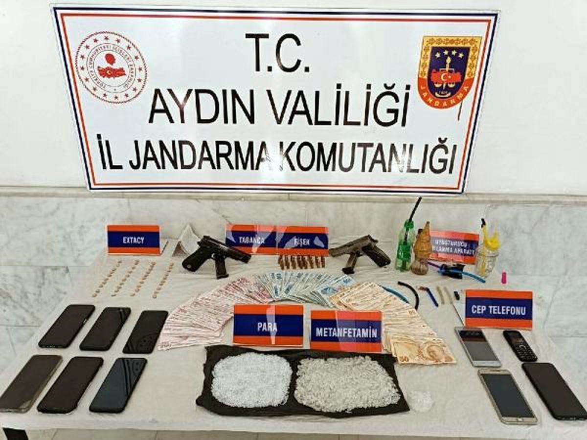 Aydın\'da Uyuşturucu Operasyonu: 2 Kilo Esrar ve 856 Gram Metamfetamin Ele Geçirildi