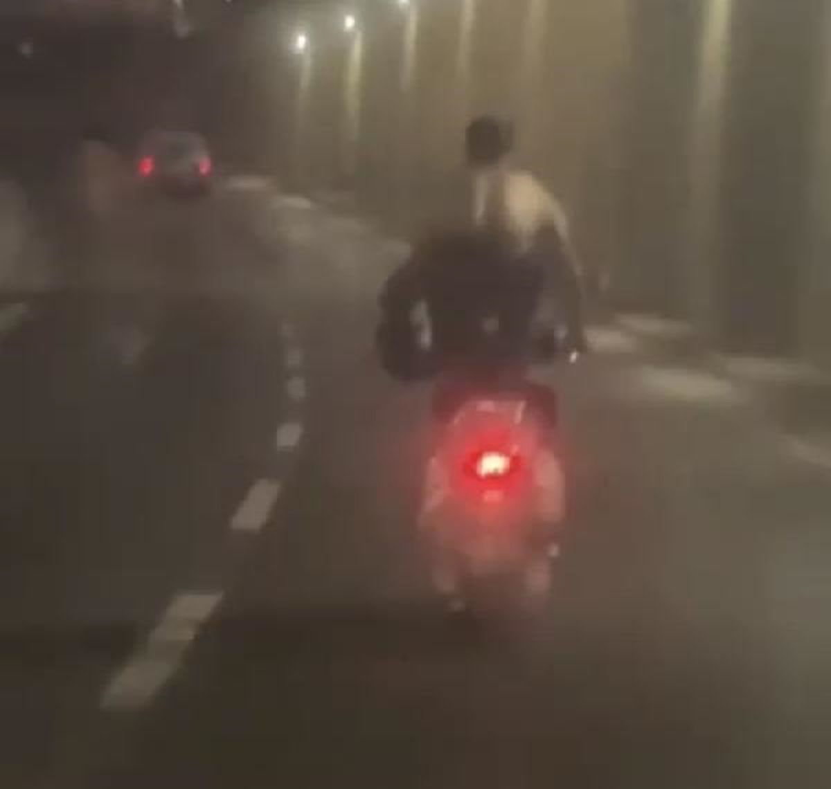 Bakırköy\'de Motosiklet Sürücüsü Dans Etti