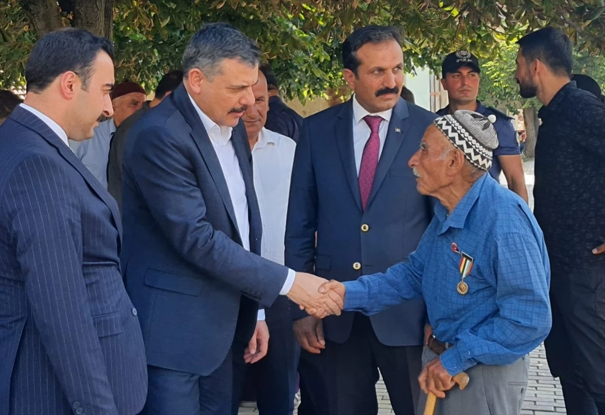 Çorum Valisi Mustafa Çiftçi, Kore gazisi Abdullah Topal\'ı ziyaret etti