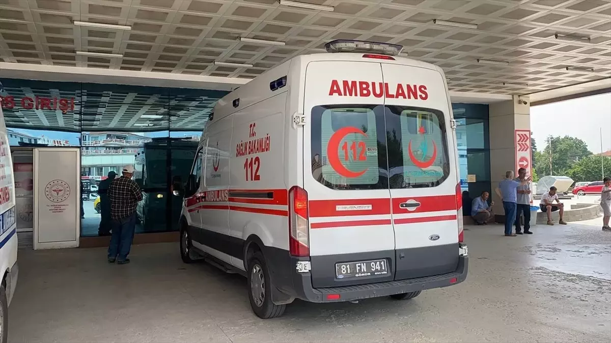 Düzce'de Özel Okulun Yüzme Havuzunda Çocuk Boğulma Tehlikesi Geçirdi