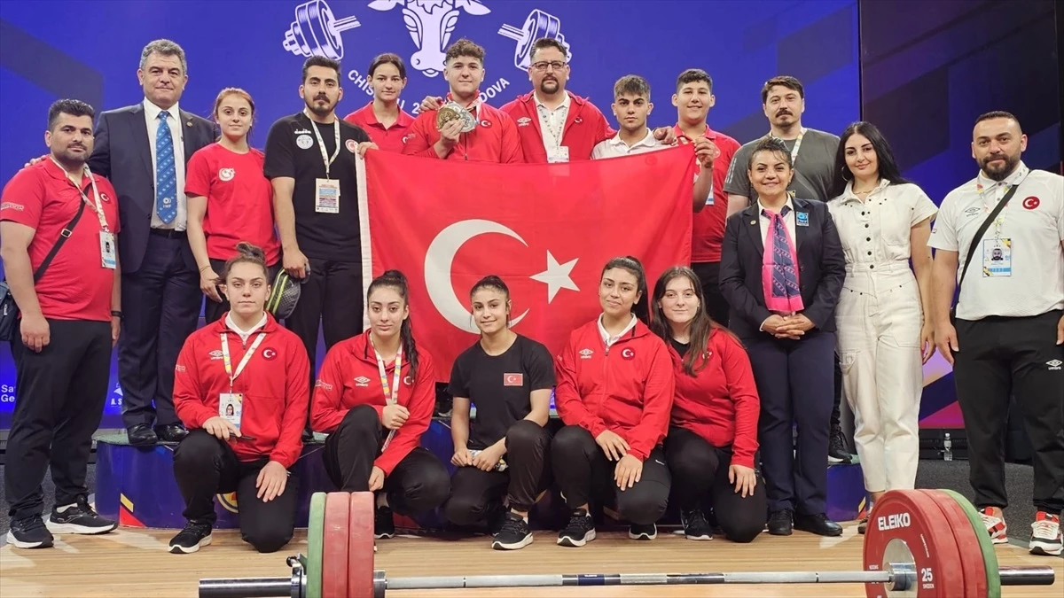 Moldova\'da düzenlenen Avrupa Halter Şampiyonası\'nda Atakan Kırıcıoğlu altın ve gümüş madalya kazandı