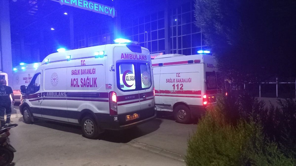 Ödemiş\'te çıkan kavgada bıçakla yaralanan kişi hastaneye kaldırıldı