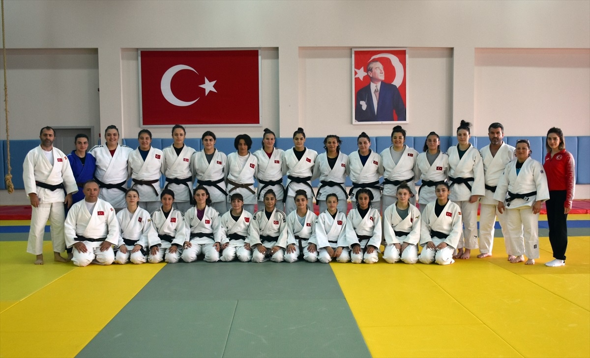 Kadın Ümit ve Genç Milli Judo Takımı Hazırlıklarını Sürdürüyor