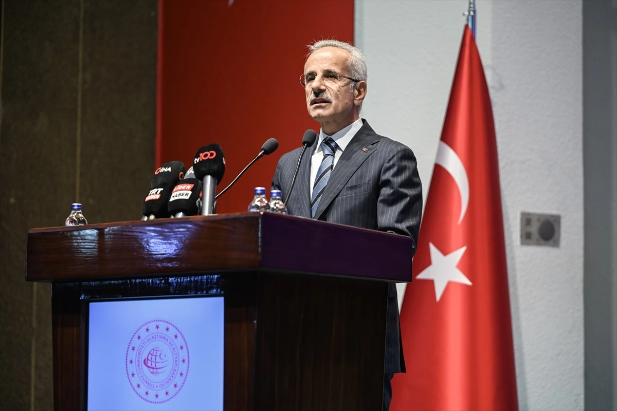 Ulaştırma ve Altyapı Bakanı Abdulkadir Uraloğlu, Çalışanları Koruma Önceliğine Vurgu Yaptı