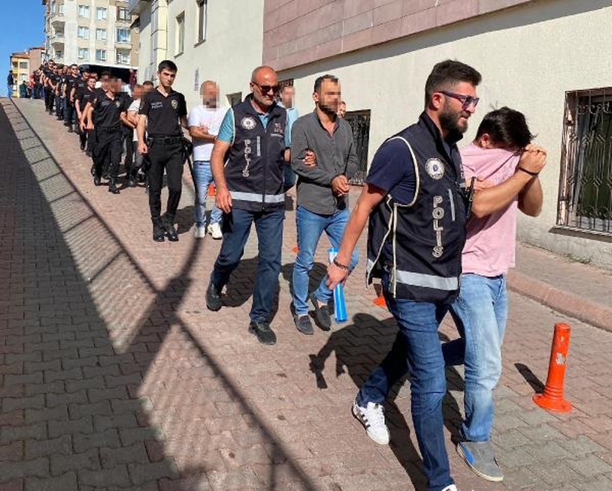 Kaçak akaryakıt operasyonunda 19 kişi gözaltına alındı
