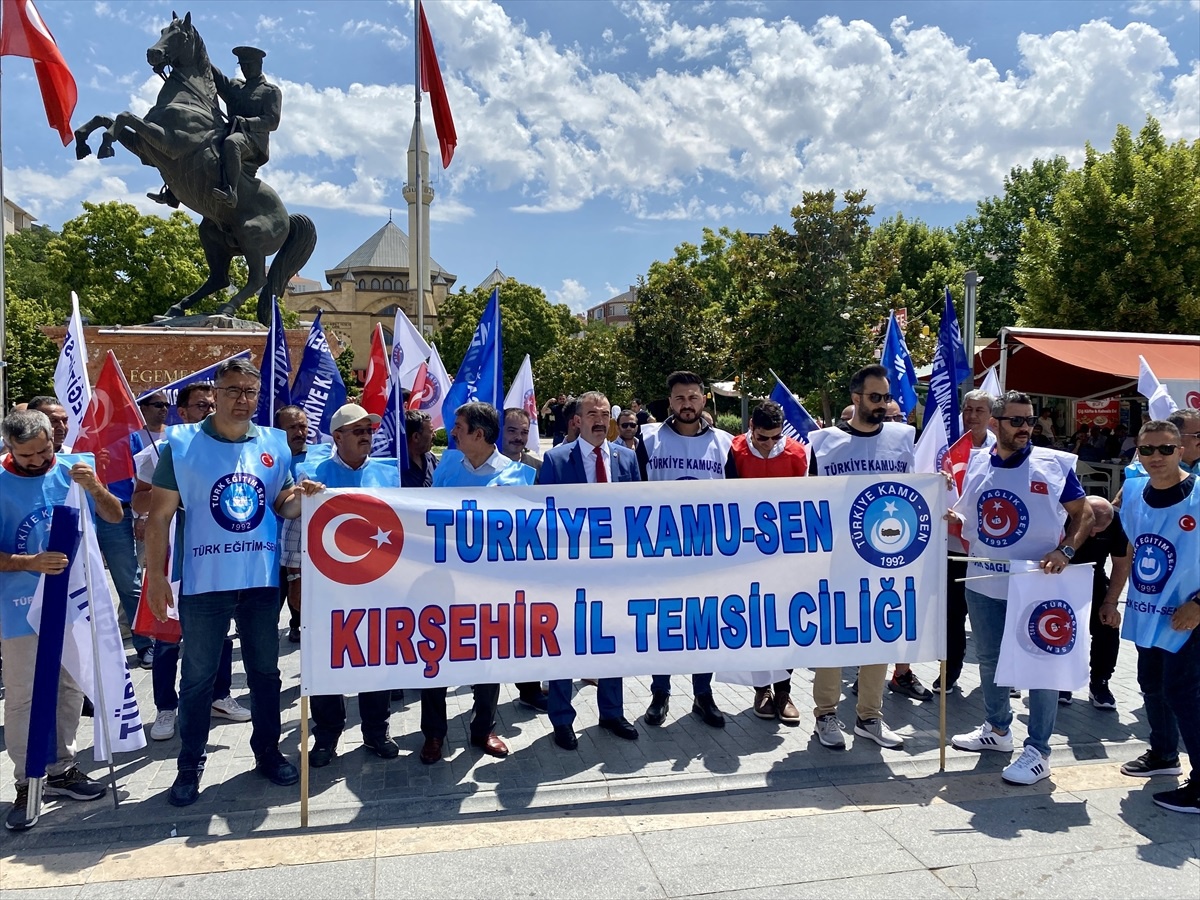 Kırşehir\'de Kamu-Sen ve bağlı sendika temsilcileri maaş zammı talep etti