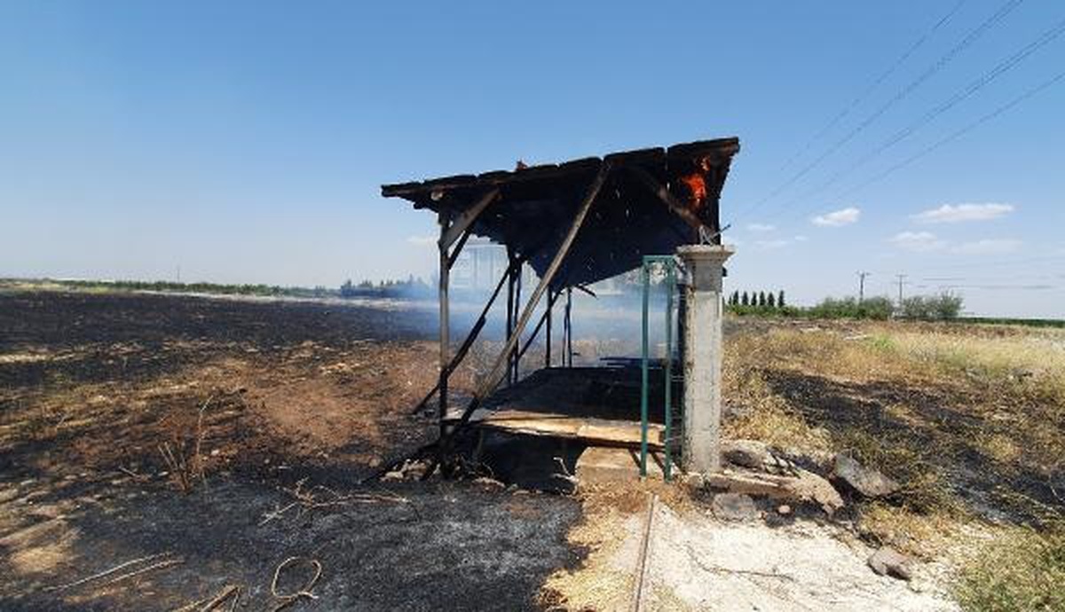 Diyarbakır\'da Kulübede Çıkan Yangın Buğday Tarlasına Sıçradı