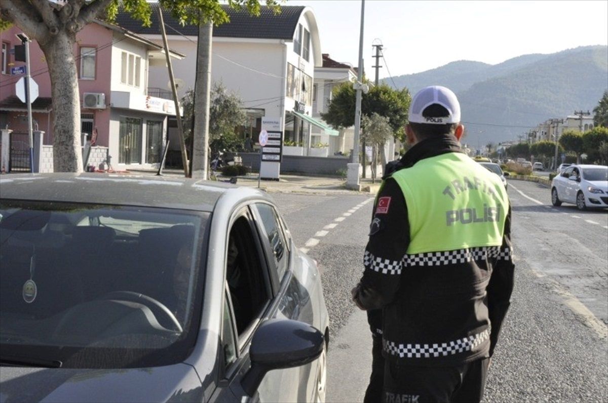 Fethiye\'de Abartı Egzoz ve Modifiye Kullanan 55 Sürücüye 120 Bin 106 Lira Ceza