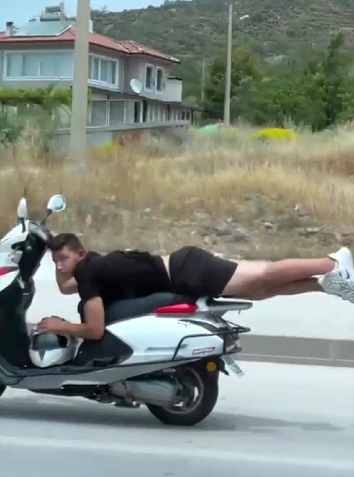 Fethiye\'de Tehlikeli Motosiklet Yolculuğuna 21 Bin 834 Lira Cezası