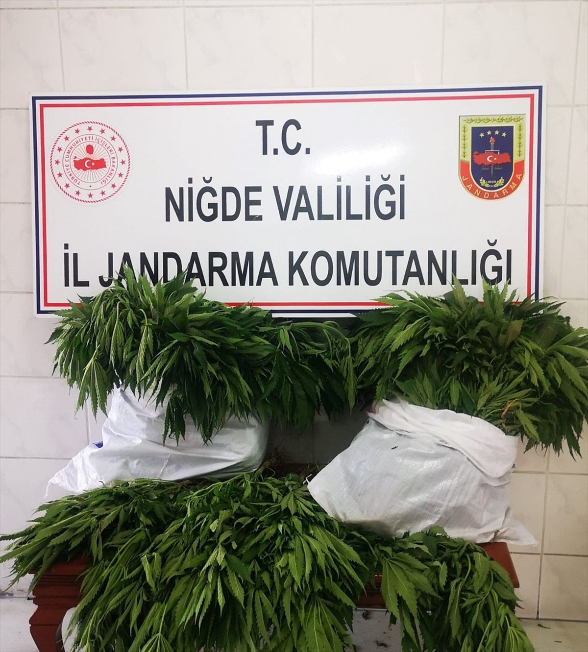 Niğde\'de Uyuşturucu Operasyonunda 2 Şüpheli Tutuklandı