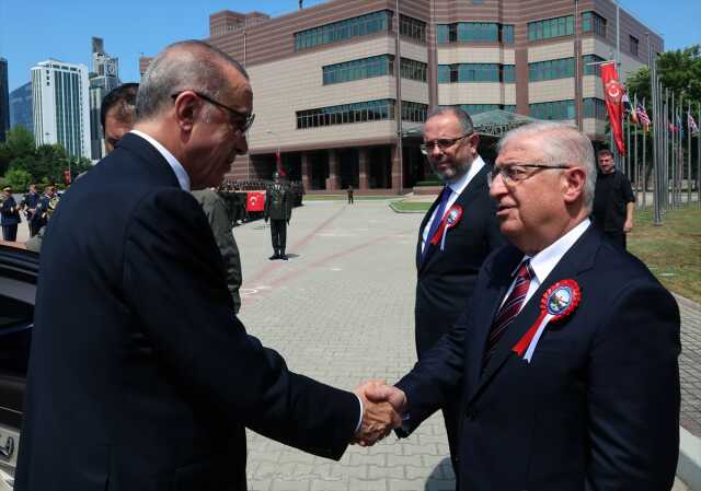Son Dakika! Cumhurbaşkanı Erdoğan, NATO için İsveç'e kapıyı bir kez daha kapattı: Teröristlere kucak açanlara onay veremeyiz Son Dakika! Cumhurbaşkanı Erdoğan, NATO için İsveç'e kapıyı bir kez daha kapattı: Teröristlere kucak açanlara onay veremeyiz