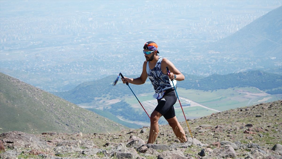 Erciyes Ultra Sky Trail Dağ Maratonu\'nda Vertical Kilometer Etabı Tamamlandı