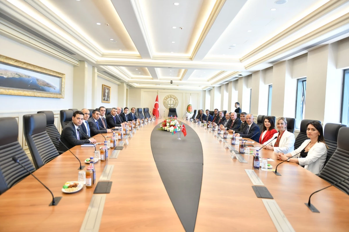 Yargıtay Başkanı Akarca, Azerbaycan Yüksek Mahkeme Başkanı Karimov ve Beraberindeki Heyeti Kabul Etti