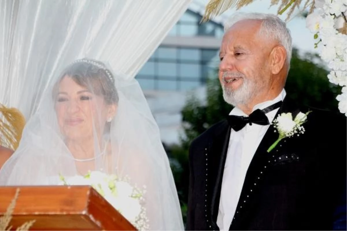 Adana\'da 50. Evlilik Yıl Dönümleri Nikah Tazeleyerek Kutlandı