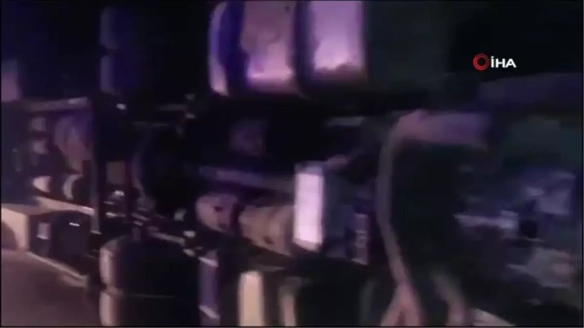 Ağrı\'da freni patlayan tır devrildi