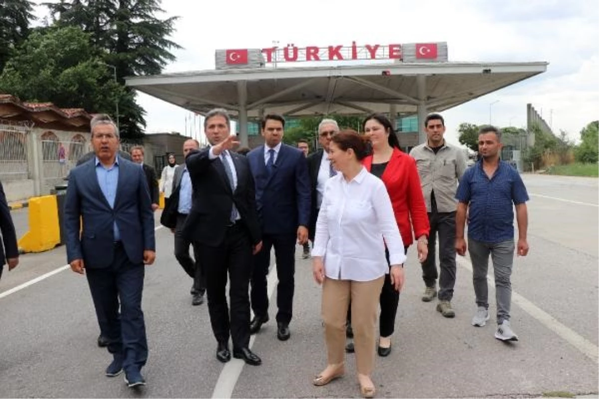 AK Parti Dış İlişkilerden Sorumlu Genel Başkan Yardımcısı Zafer Sırakaya: \'Yurt dışındaki vatandaşlarımız Türkiye için vazgeçilmez\'