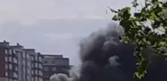 Beylikdüzü'nde Depo Olarak Kullanılan Çadırda Yangın Çıktı