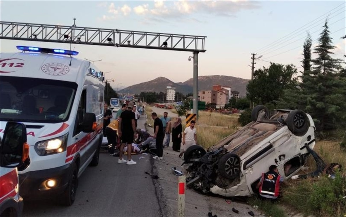 Bucak\'ta trafik kazasında sürücü hayatını kaybetti