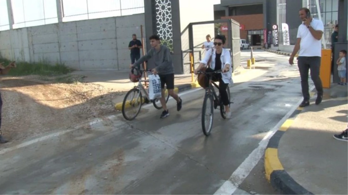 Cep telefonu harcına zam sonrası sınır kapılarında yoğunluk: Bisikletle gidip geri geliyorlar