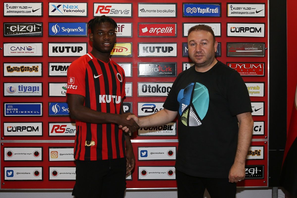 Gençlerbirliği, Francis Nzaba\'yı kiralık olarak transfer etti