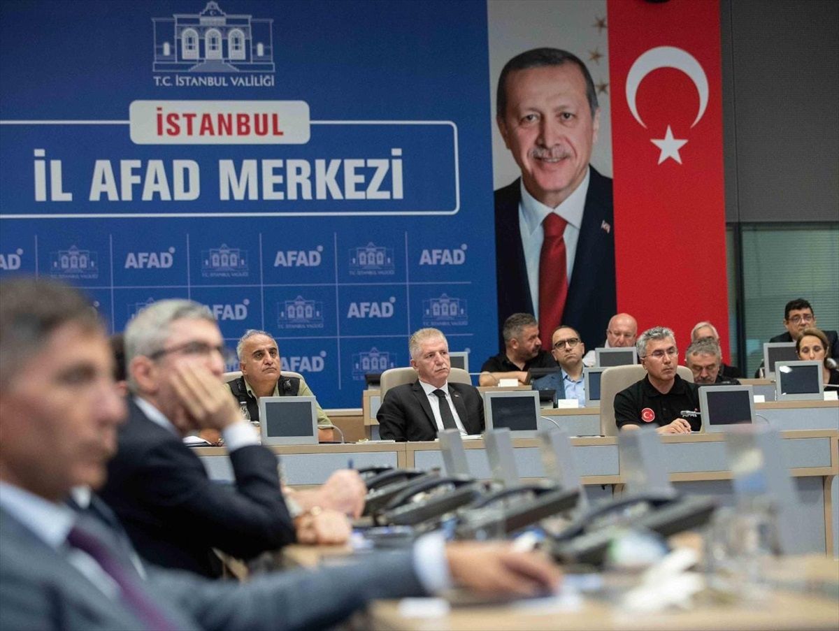 İstanbul Valisi Davut Gül Başkanlığında Afet Müdahale Planı Değerlendirme Toplantısı Düzenlendi