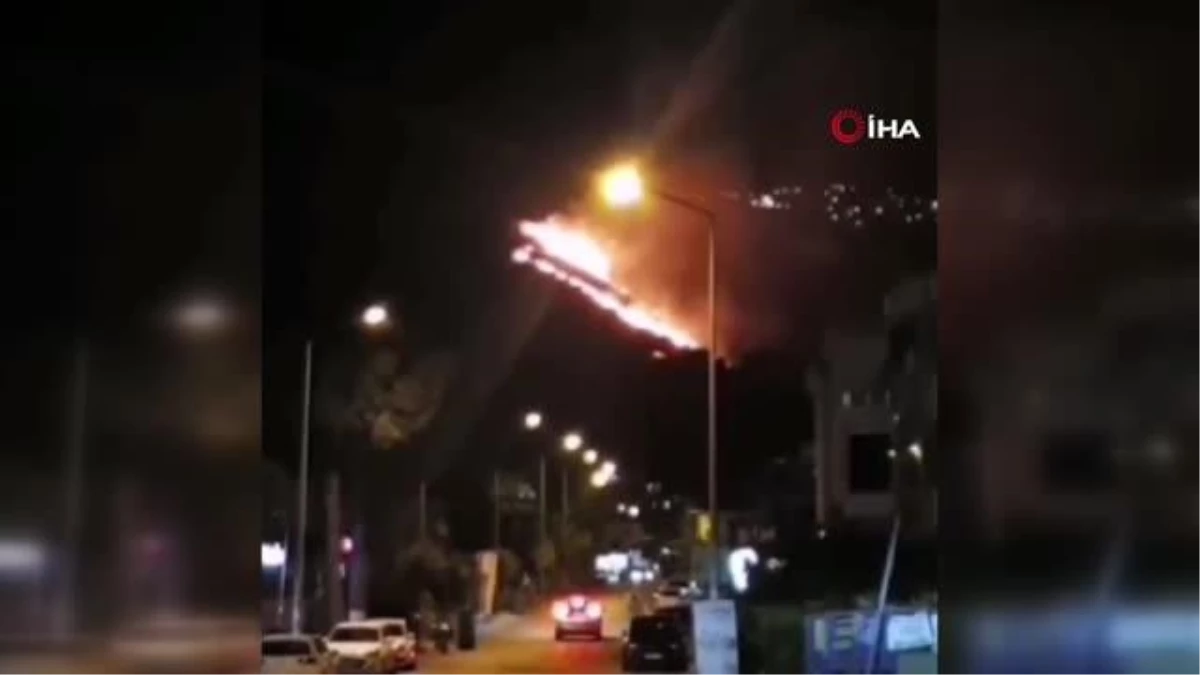 İzmir\'de makilik alanda korkutan yangın