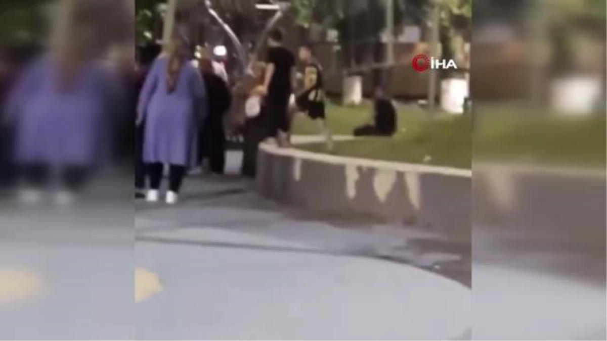 Kadınların çocuk parkındaki kavgası kamerada