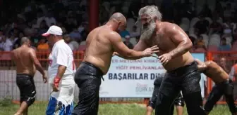 Edirne'de Tarihi Kırkpınar Yağlı Güreşleri'nde Başpehlivanlık İlk Turu Tamamlandı