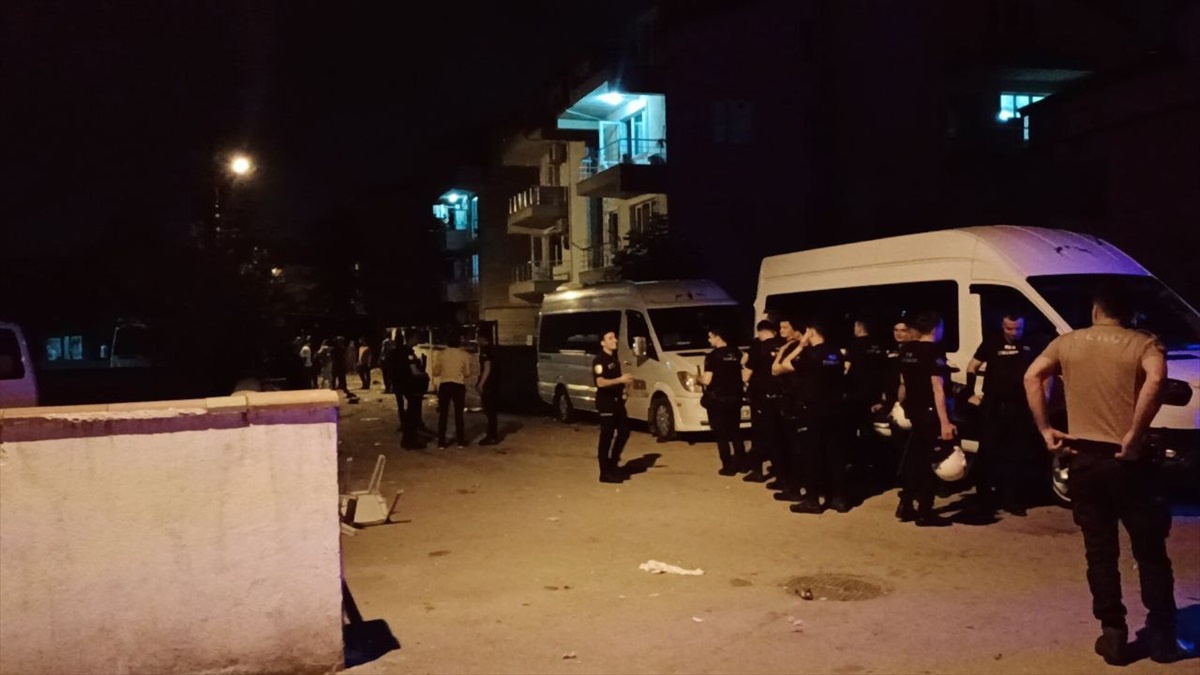 İzmit\'te düğünde çıkan kavgada 3 kişi gözaltına alındı