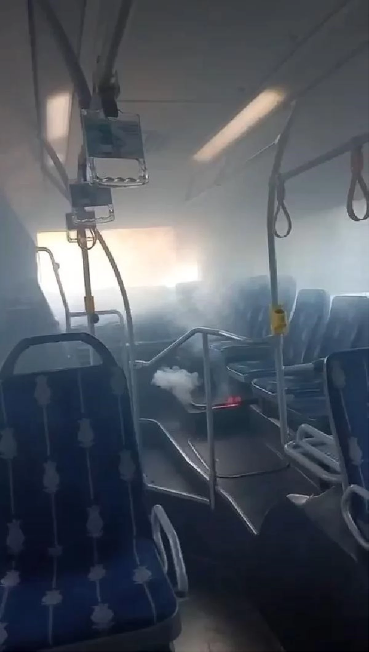 Okmeydanı\'nda Metrobüs Yangını