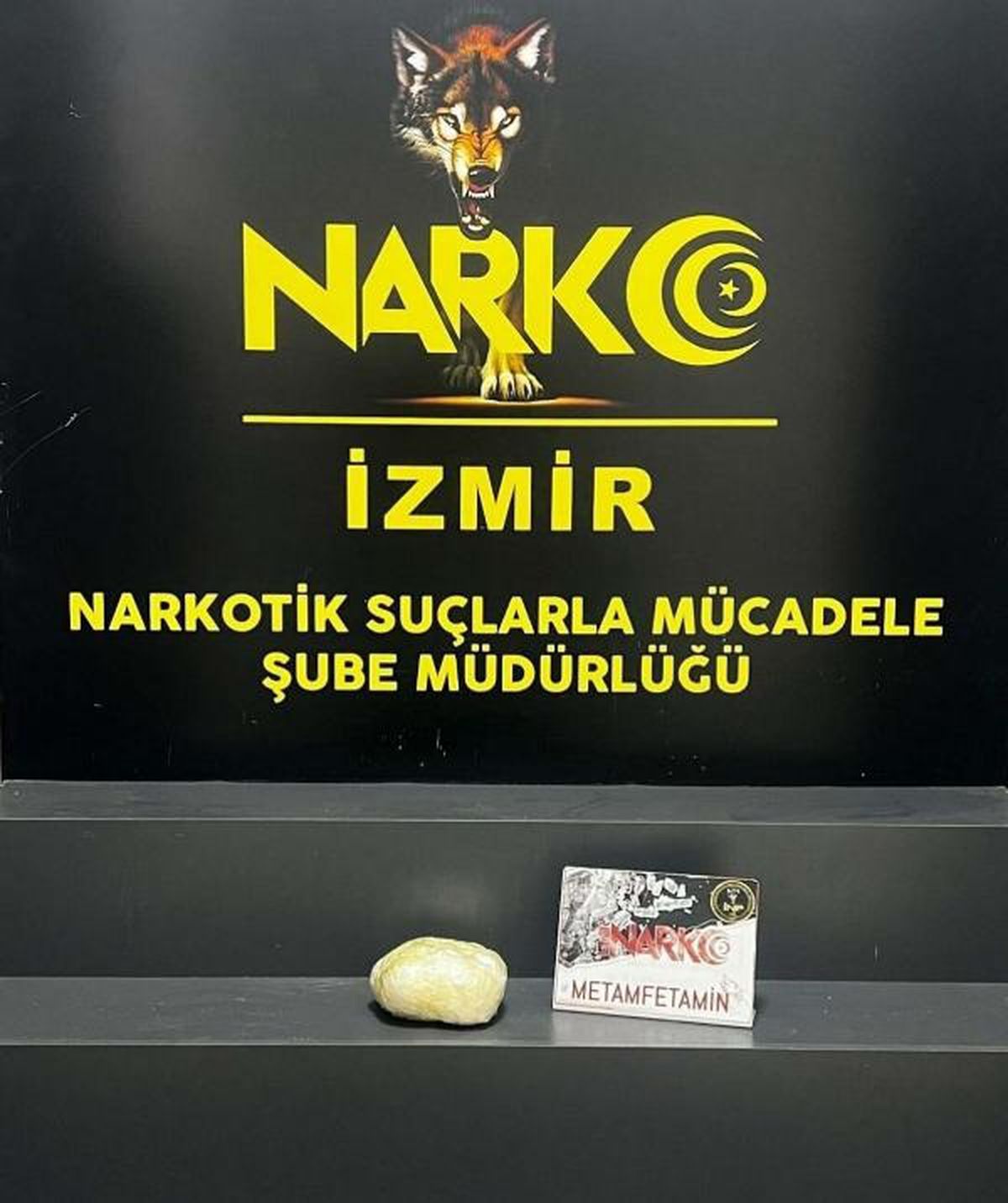 İzmir\'de Otobüs Terminalinde Metamfetamin Yakalandı
