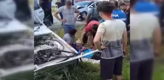 Otomobillerin kavşakta çarpıştığı kazada 3 kişi yaralandı