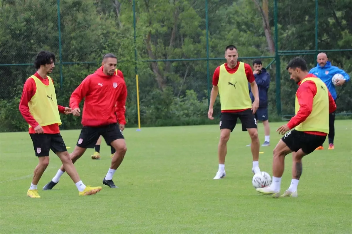 Pendikspor, yeni sezon hazırlıklarına antrenmanla devam ediyor