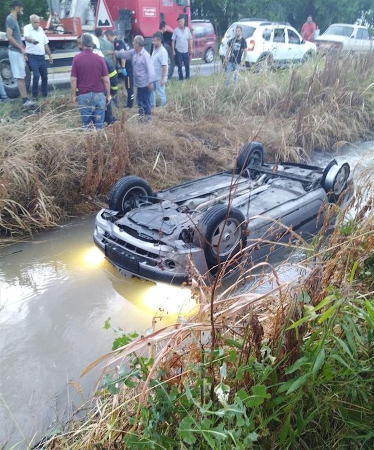 Tokat\'ta sulama kanalına düşen otomobildeki 2 kişi yaralandı