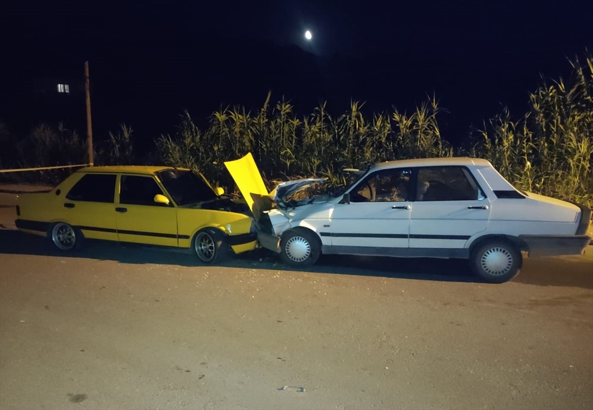 Alanya\'daki trafik kazasında 4 kişi yaralandı