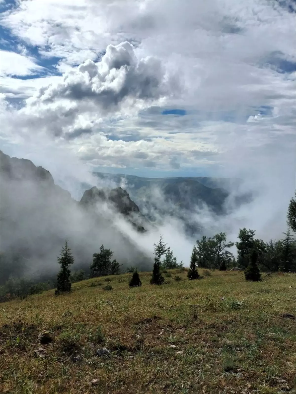 Amasya\'da Yağmur Sonrası Oluşan Sis, Güzel Manzara Ortaya Çıkardı