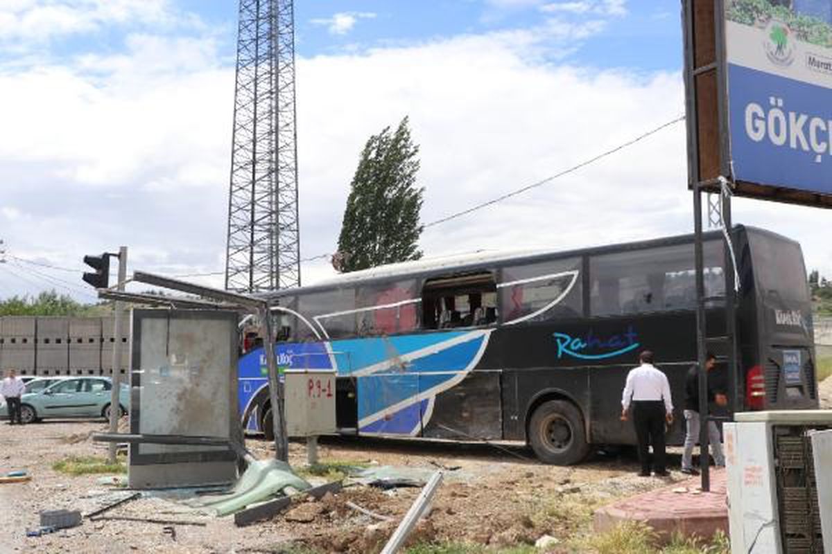 Ankara\'da otobüs minibüse çarptı: 4 yaralı