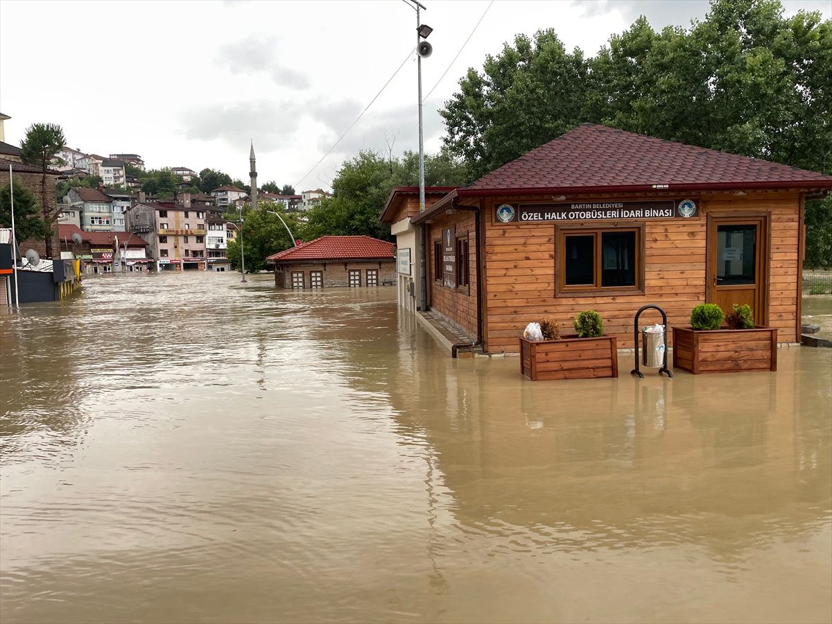 Bartın Irmağı Taştı, Evler ve İş Yerleri Boşaltıldı