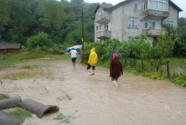 Bartın Irmağı Taştı, Ev ve İş Yerleri Boşaltılıyor