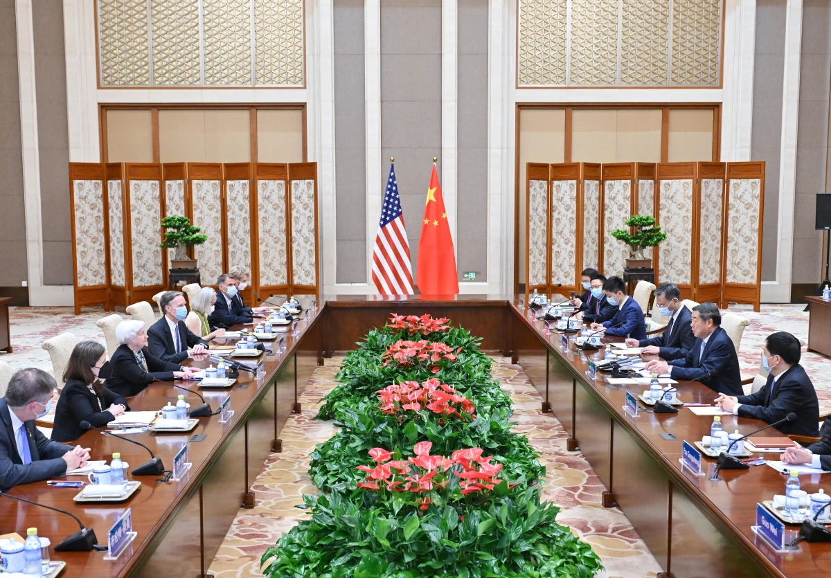 Çin Başbakan Yardımcısı He, ABD Hazine Bakanı ile Görüştü