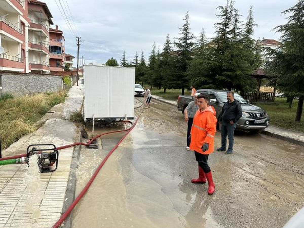 Çorum\'da Sağanak Yağış Sonrası Su Baskınları
