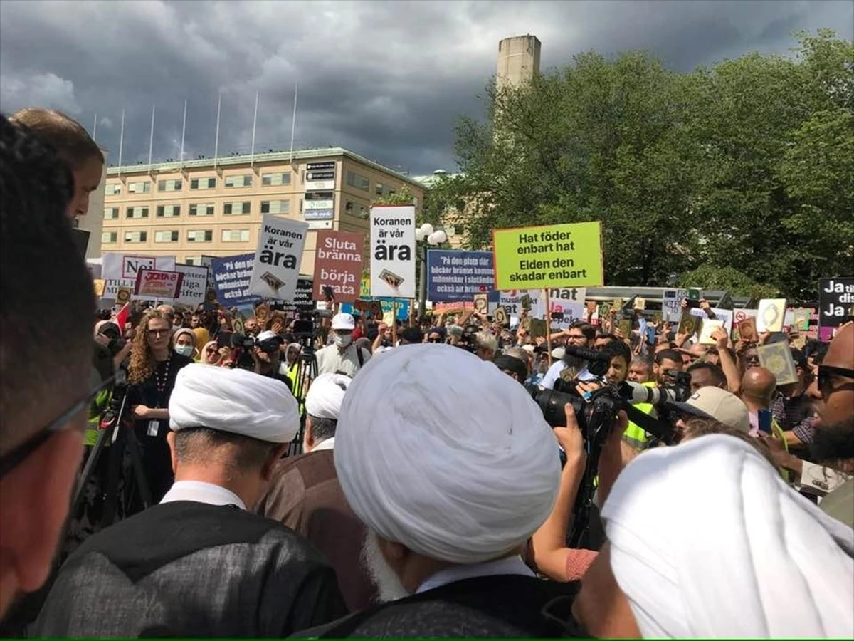 Stockholm\'de Kur\'an-ı Kerim Yakılmasını Protesto Etti