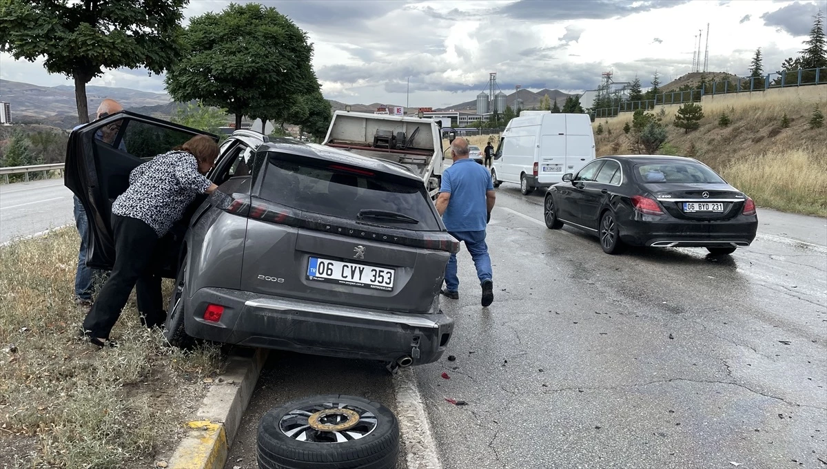 Kırıkkale\'de 4 ayrı trafik kazasında 8 kişi yaralandı