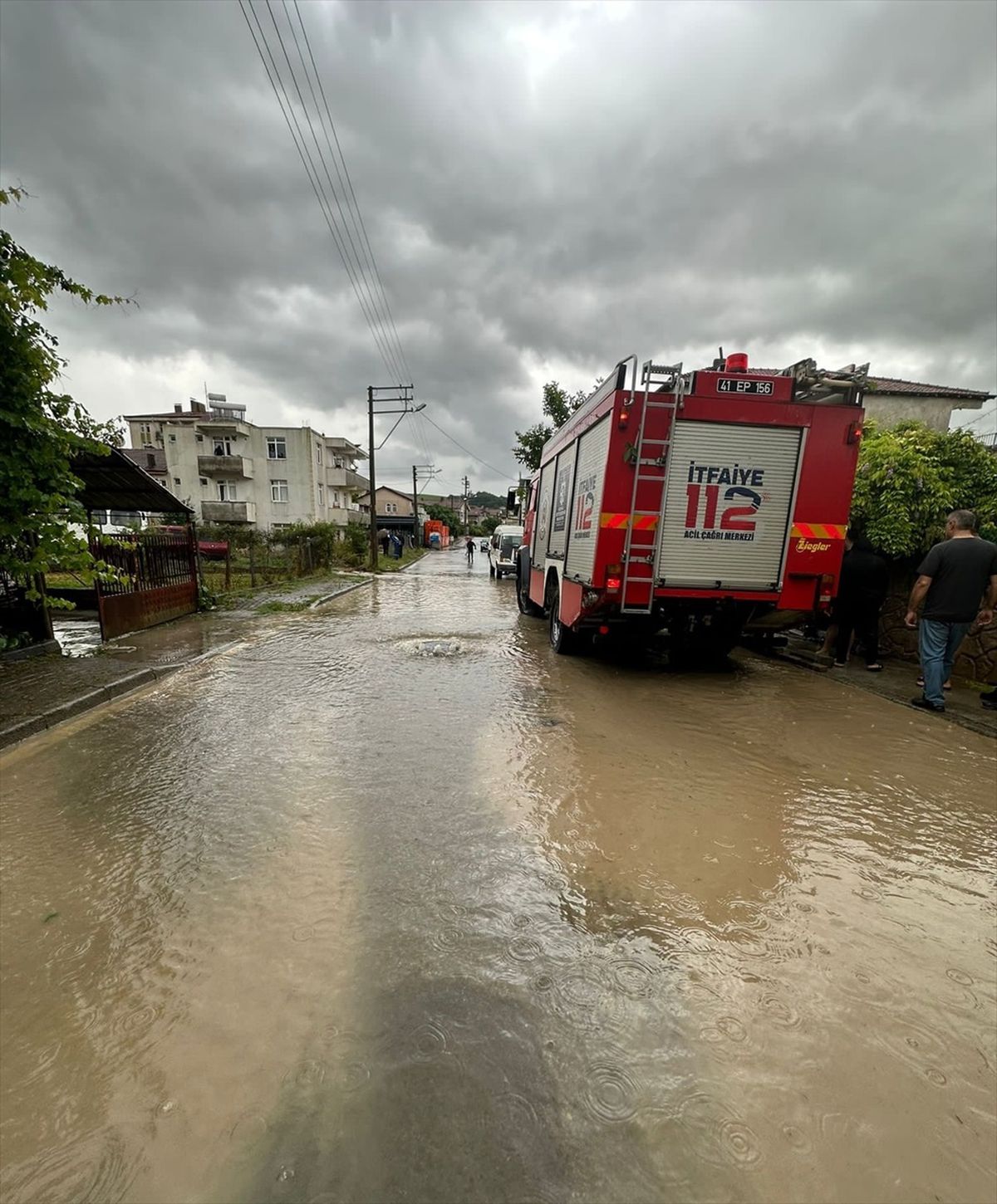 Kocaeli\'de sağanak yağışlar sonucu su baskınları yaşandı