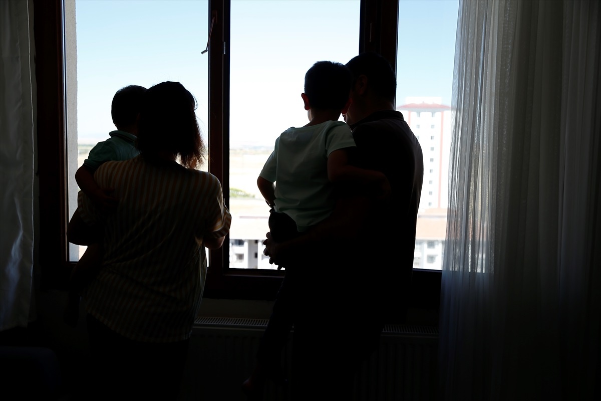 Koruyucu Aile Olan Çift, Biyolojik Çocuk Sahibi Oldu