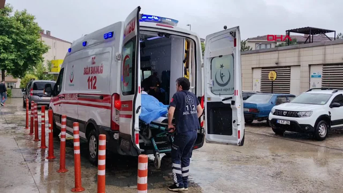 İnegöl\'de kaza: Aynı aileden 3 kişi yaralandı