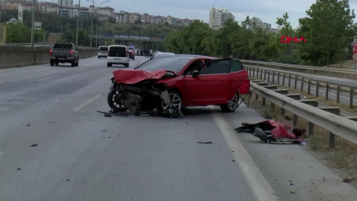 Sabiha Gökçen Bağlantı Yolu\'nda Yarış Yapan Otomobil Kazaya Neden Oldu